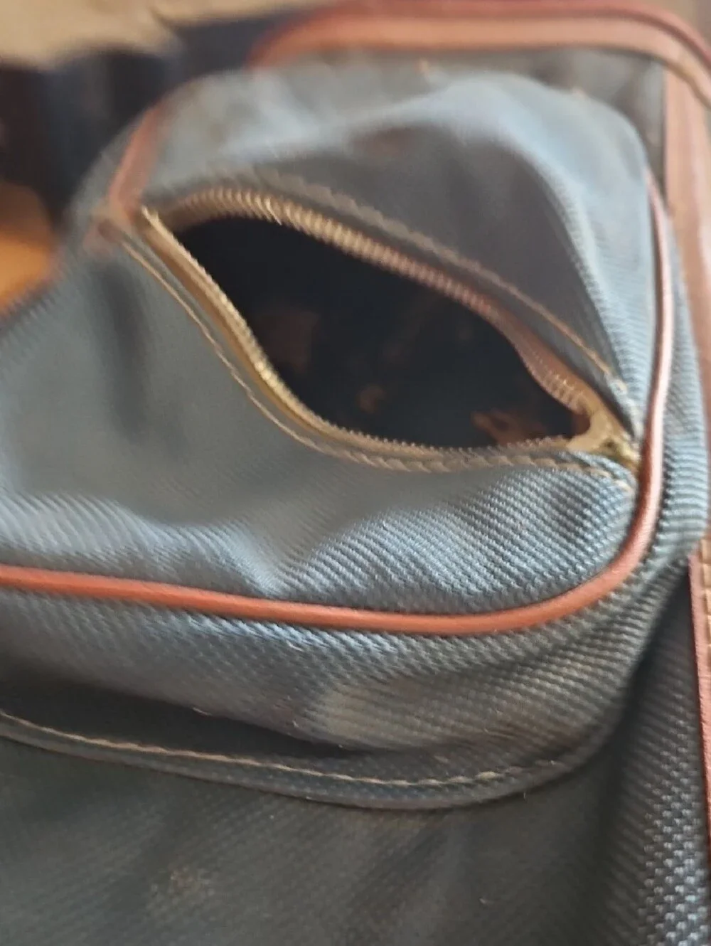 Green Canvas & Brown Leather Golf Club Carry Bag with Shoulder Strap
